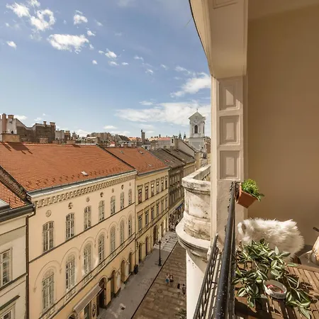 Walk To Vaci Street - Live In Lux Designer * Budapest