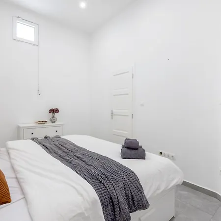 Apartment Walk To Vaci Street - Live In Lux Designer Budapest