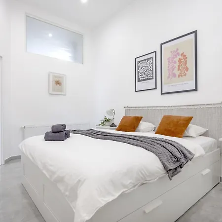 Apartment Walk To Vaci Street - Live In Lux Designer *