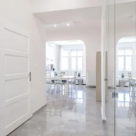 Walk To Vaci Street - Live In Lux Designer * Budapest