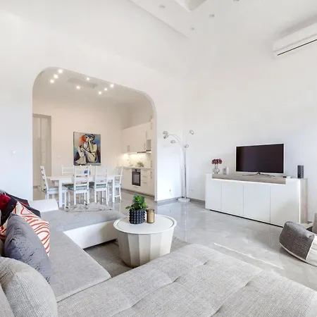 Apartment Walk To Vaci Street - Live In Lux Designer